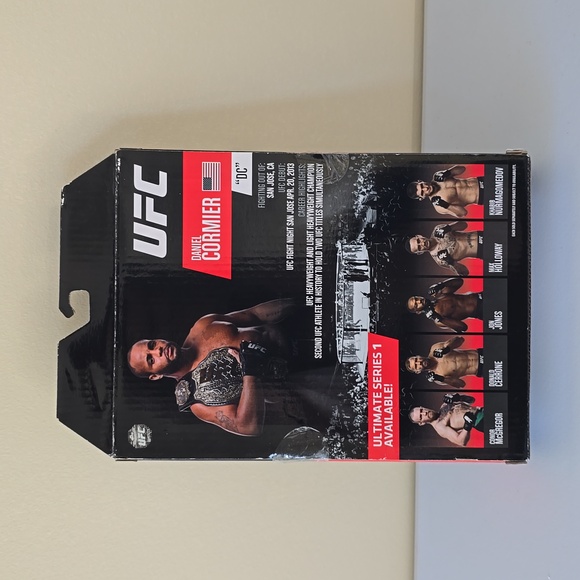 🆕️ UFC Daniel Cormier Action Figure - Picture 3 of 5